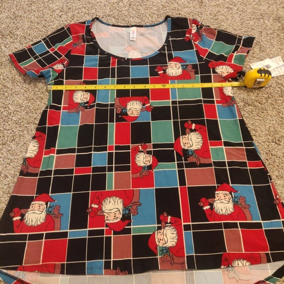 LulaRoe NEW Women's Classic T-shirt Size L Short Sleeve Santa Grid Pattern - Picture 6 of 6